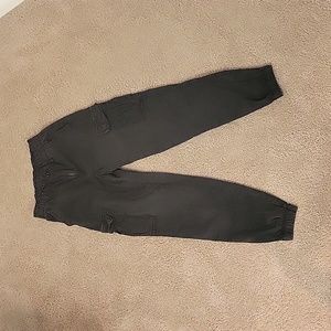 Women's 2 Black American Eagle Cargo Pants